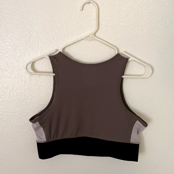 Women’s Crop Top Reebok workout top - Picture 2 of 3